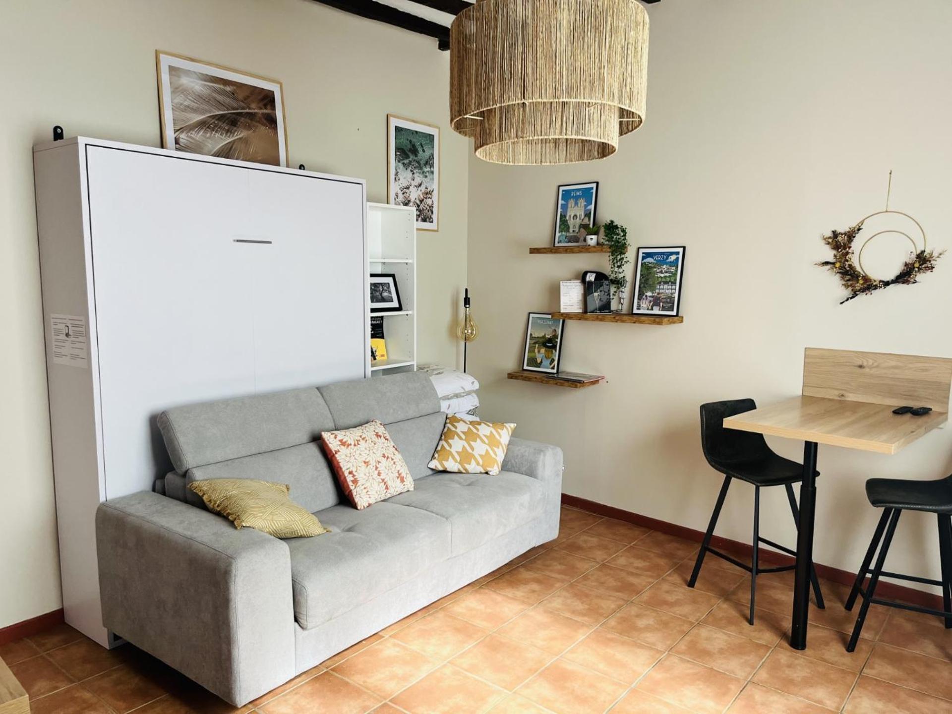 Logement, Plein Centre Du Village De Verzy Bagian luar foto