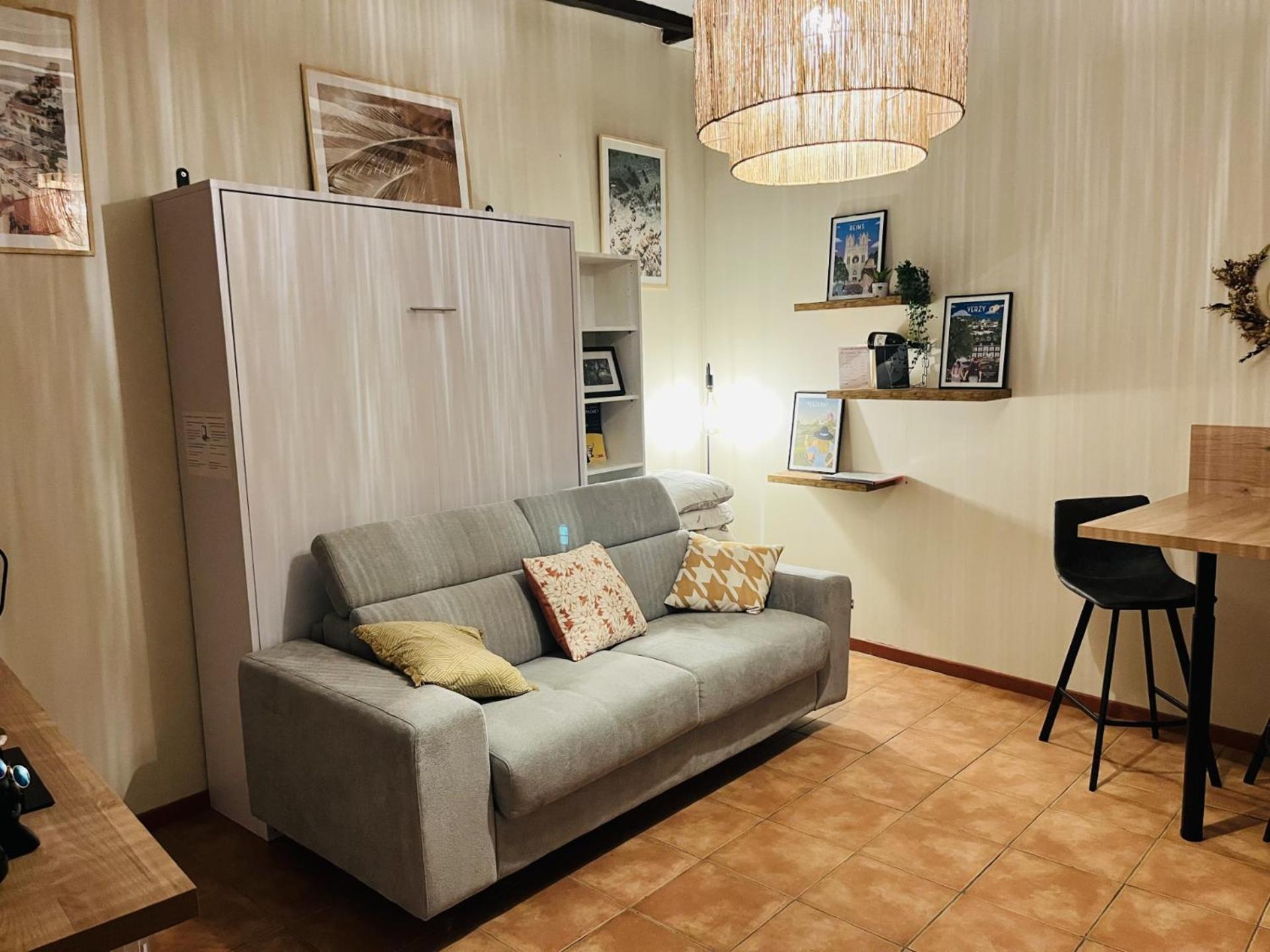 Logement, Plein Centre Du Village De Verzy Bagian luar foto