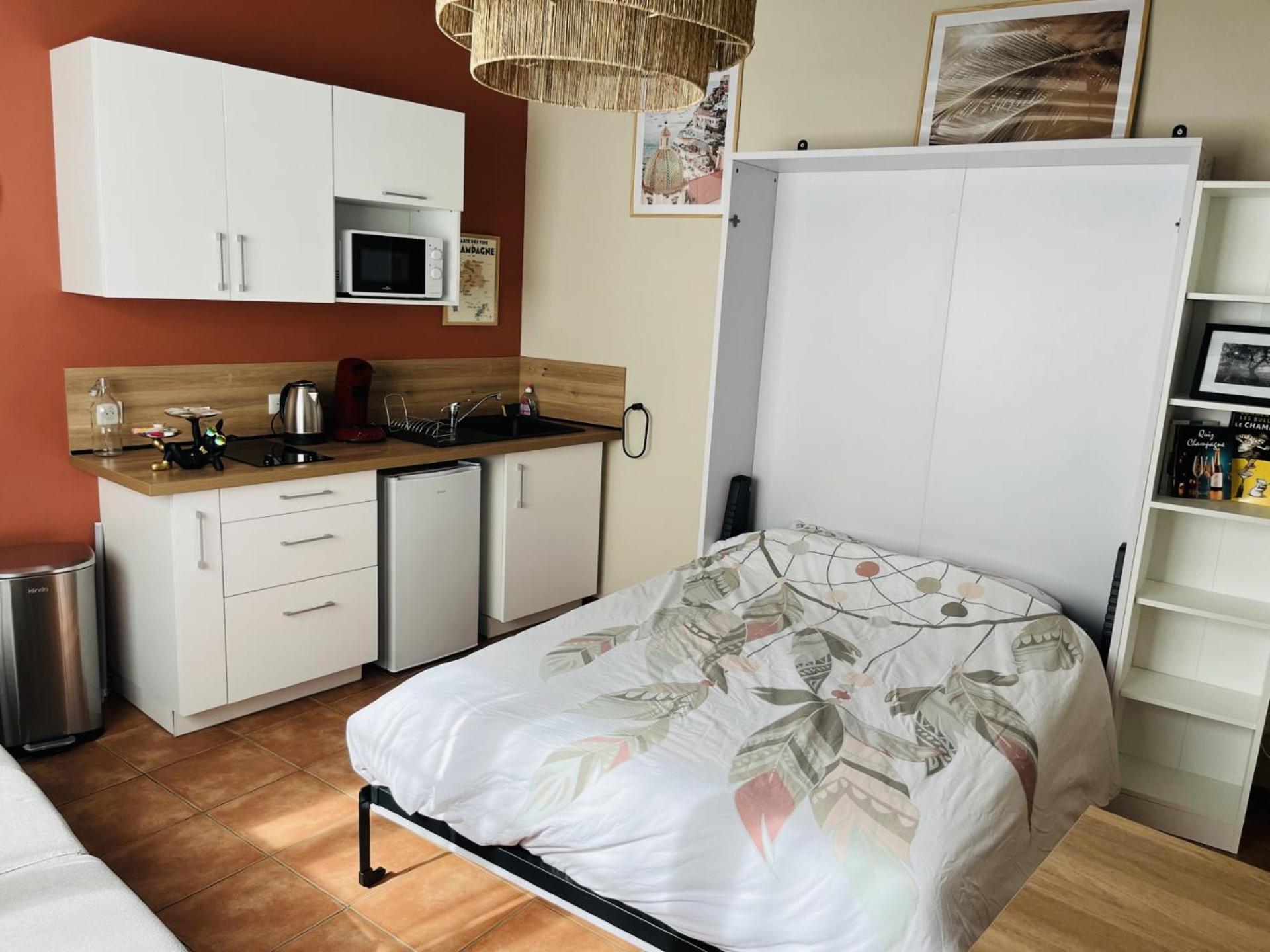 Logement, Plein Centre Du Village De Verzy Bagian luar foto